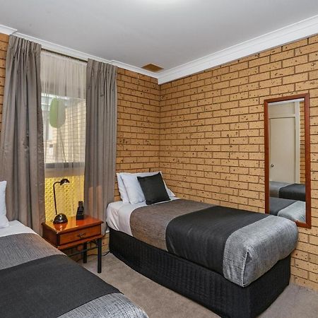 Avondel Motor Inn Беналла Экстерьер фото