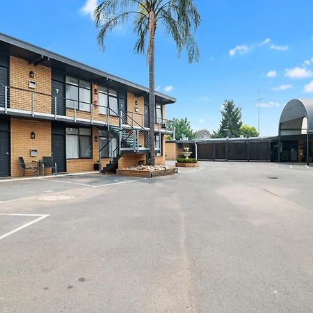Avondel Motor Inn Беналла Экстерьер фото