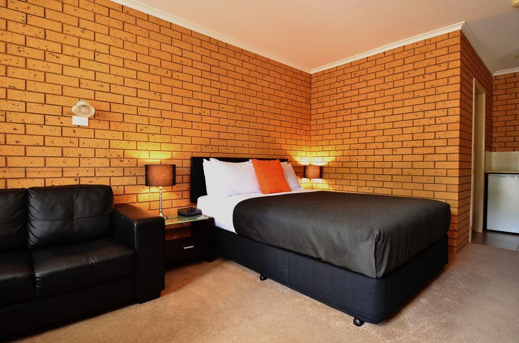 Avondel Motor Inn Беналла Экстерьер фото