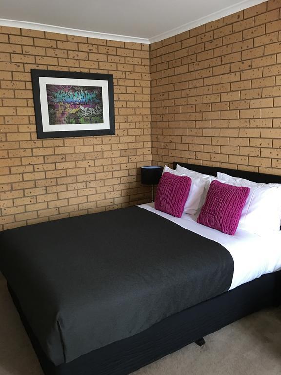 Avondel Motor Inn Беналла Экстерьер фото
